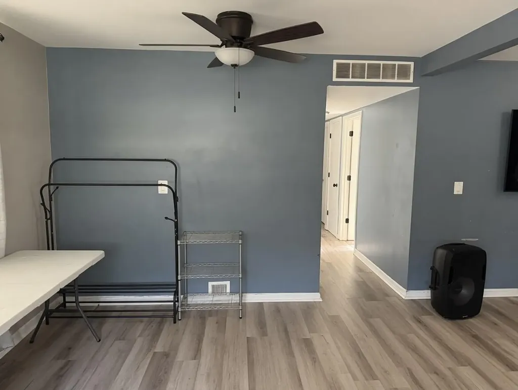 2190 Garrick Avenue Warren City MI 48091