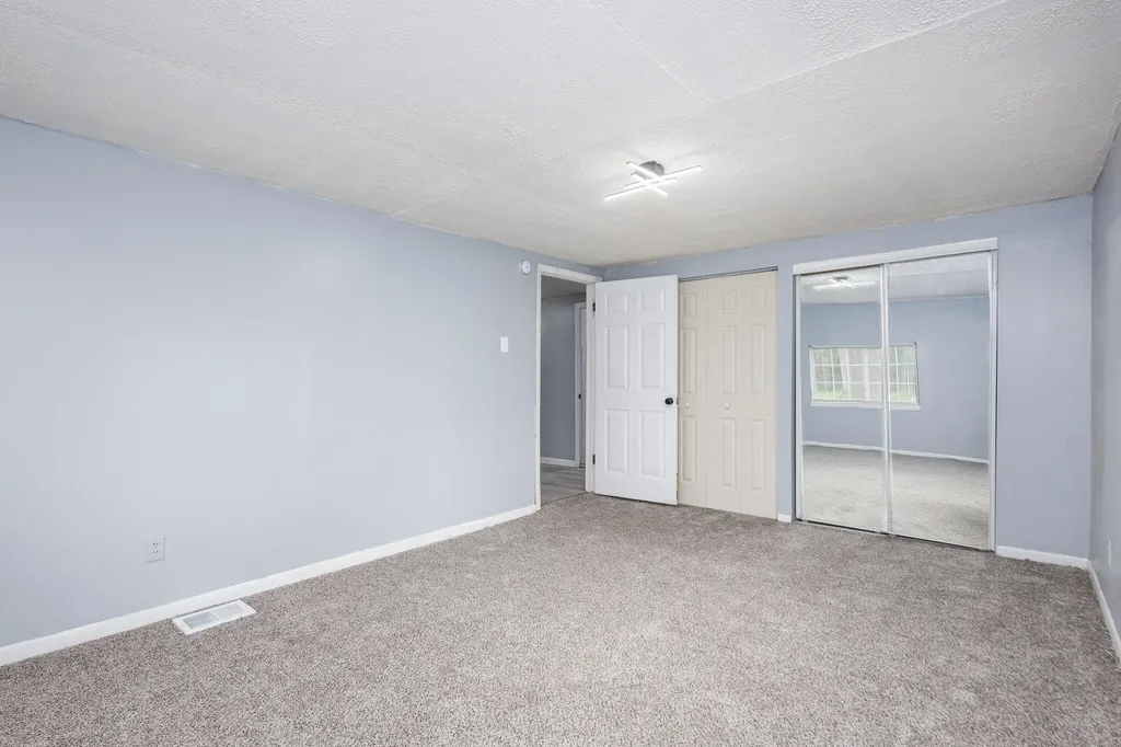 15641 Pickford Detroit City MI 48235