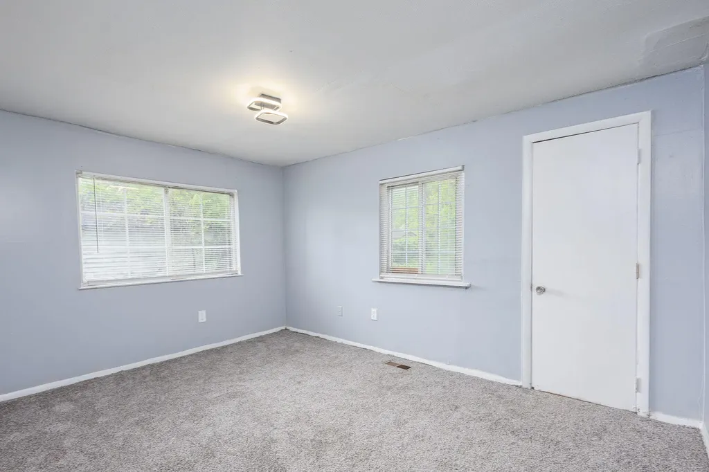15641 Pickford Detroit City MI 48235