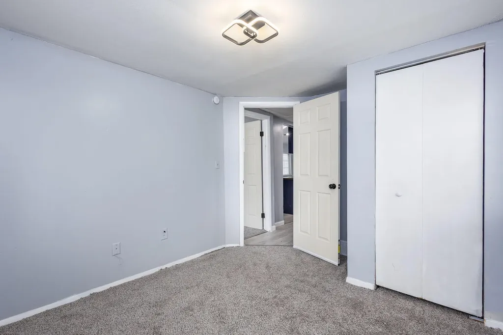 15641 Pickford Detroit City MI 48235