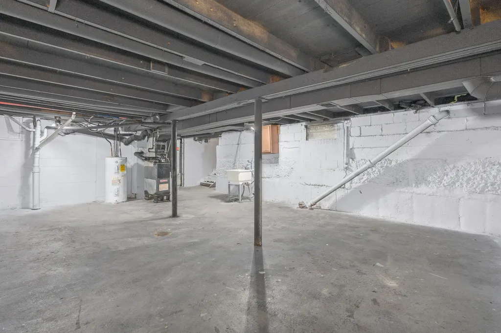 15641 Pickford Detroit City MI 48235