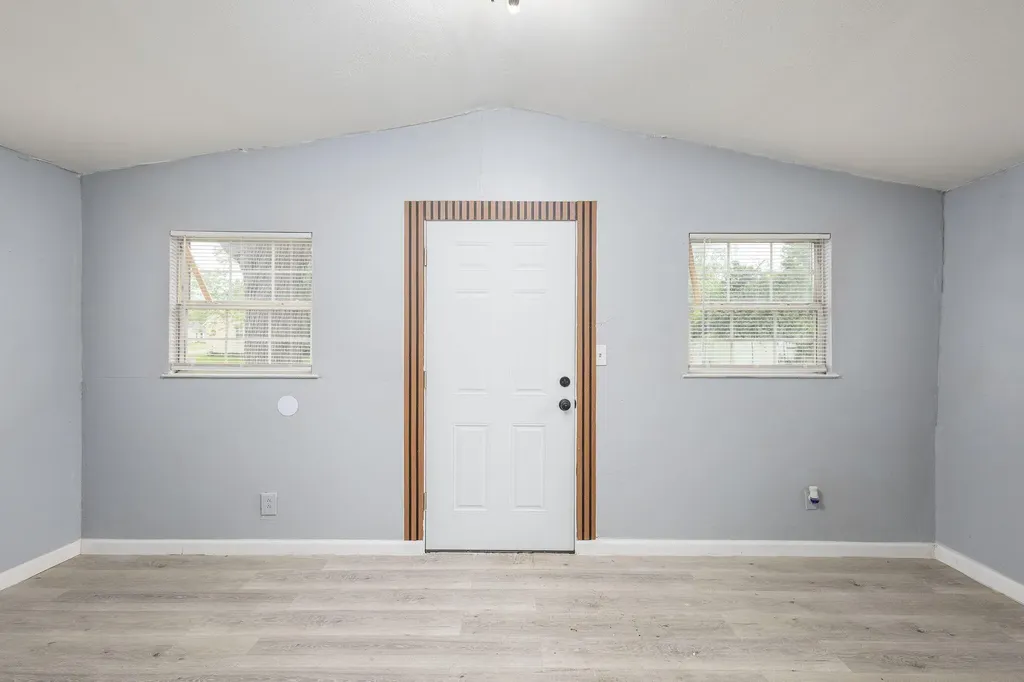 15641 Pickford Detroit City MI 48235