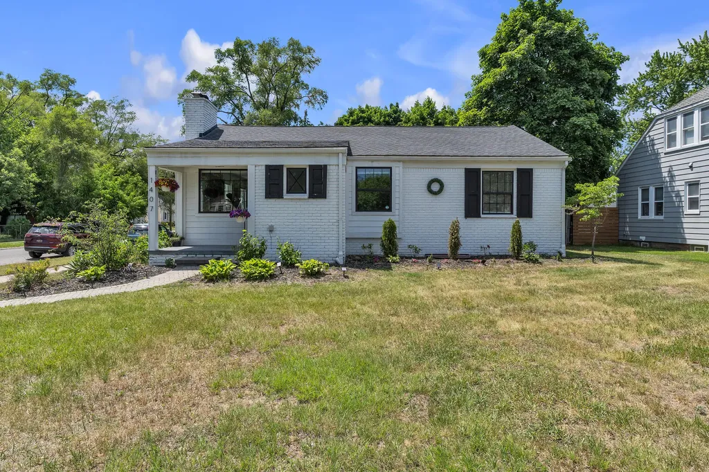 1407 Pinecrest Drive Ferndale City MI 48220