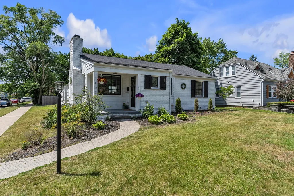1407 Pinecrest Drive Ferndale City MI 48220