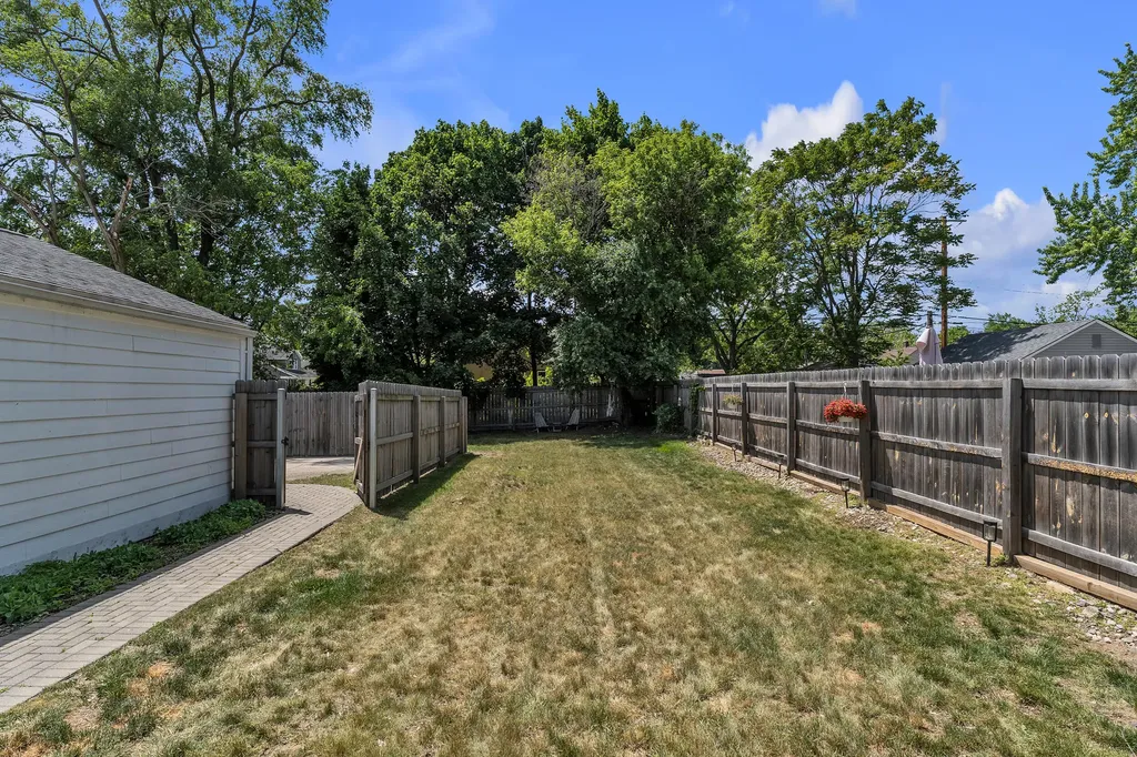 1407 Pinecrest Drive Ferndale City MI 48220