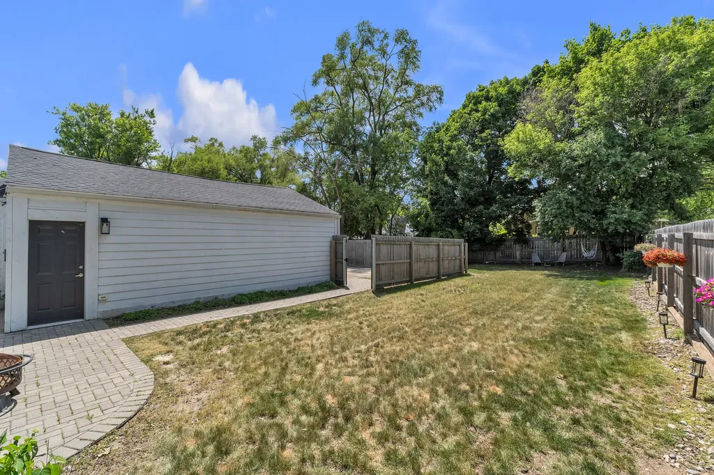 1407 Pinecrest Drive Ferndale City MI 48220