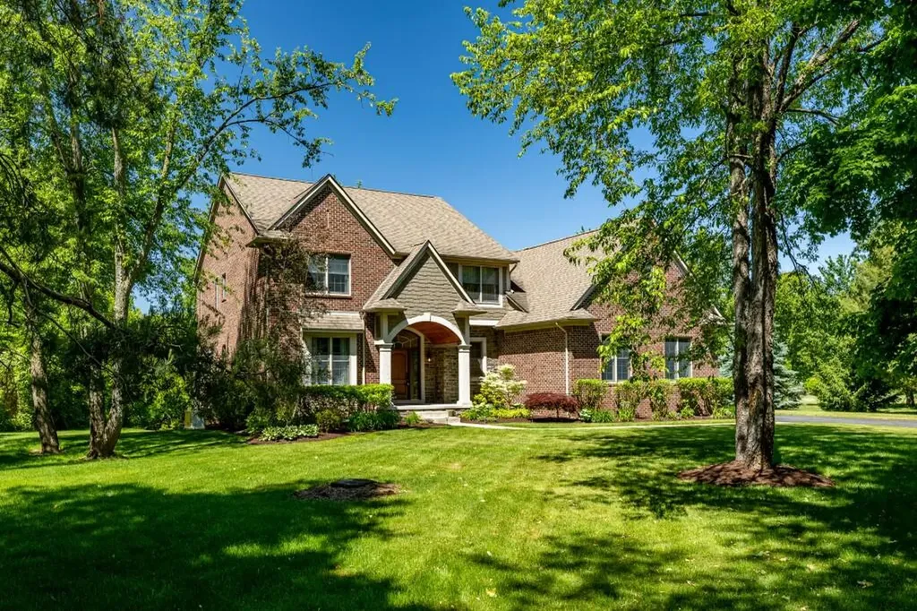 8061 Pine Ridge Court Salem Township MI 48168