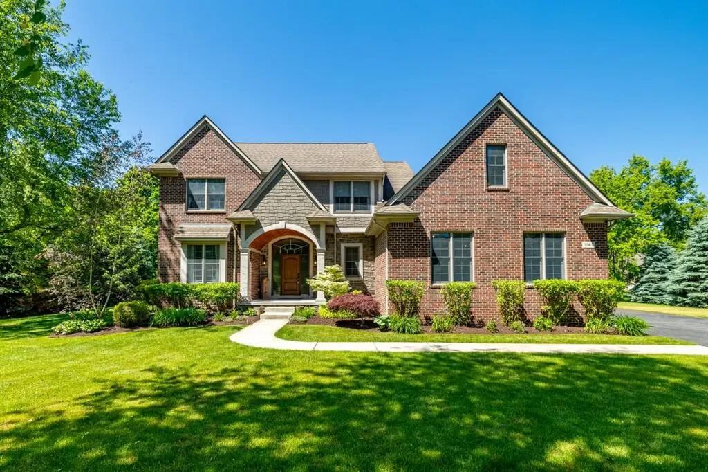 8061 Pine Ridge Court Salem Township MI 48168