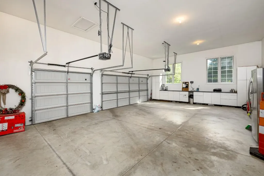 8061 Pine Ridge Court Salem Township MI 48168