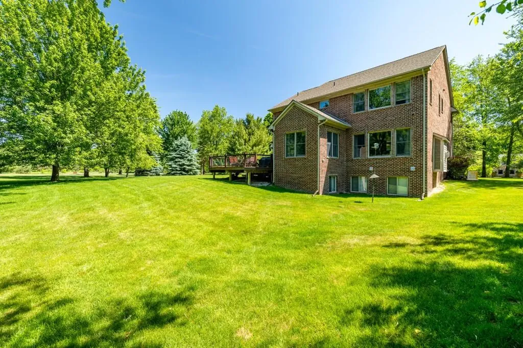 8061 Pine Ridge Court Salem Township MI 48168