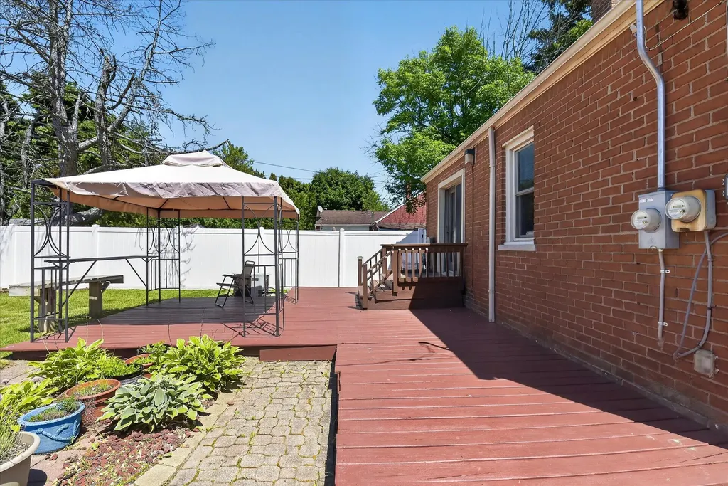 1426 Leblanc Street Lincoln Park City MI 48146