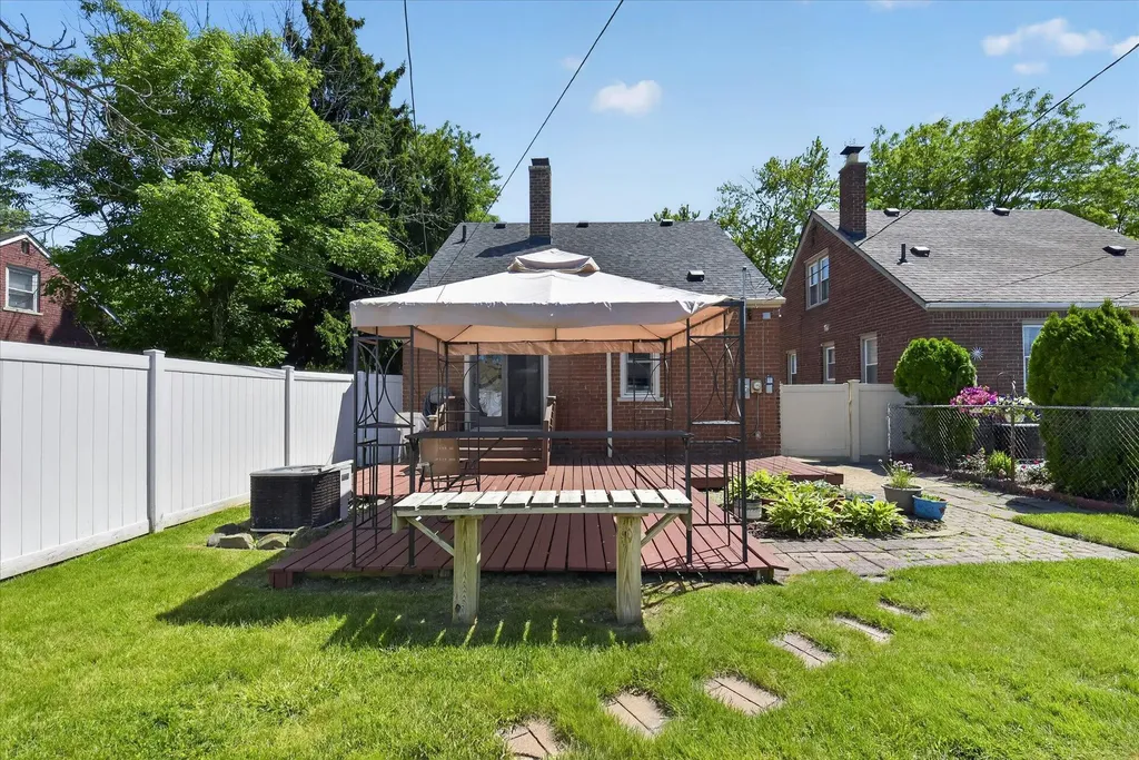 1426 Leblanc Street Lincoln Park City MI 48146