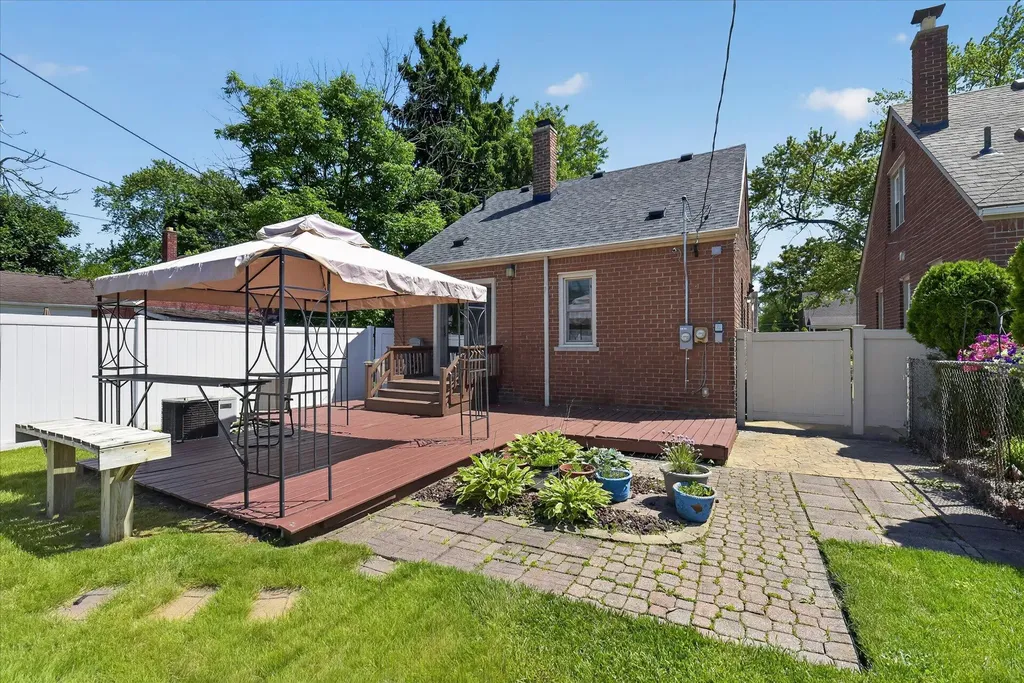 1426 Leblanc Street Lincoln Park City MI 48146