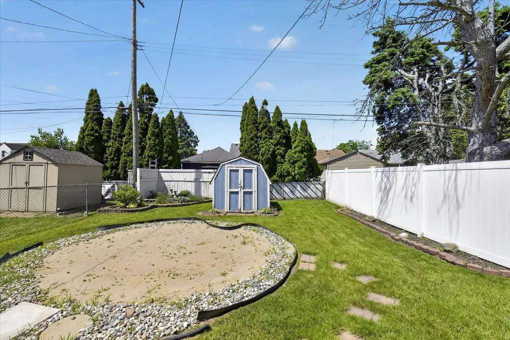 1426 Leblanc Street Lincoln Park City MI 48146