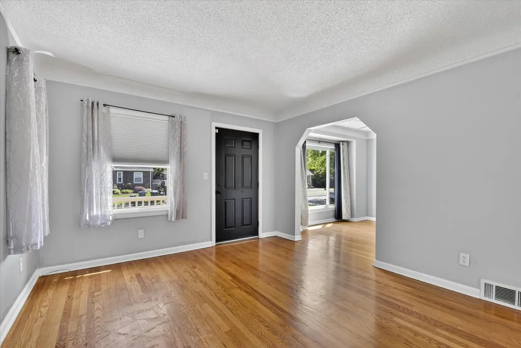 1426 Leblanc Street Lincoln Park City MI 48146