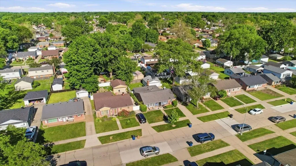 8210 N Henry Ruff Road Westland City MI 48185