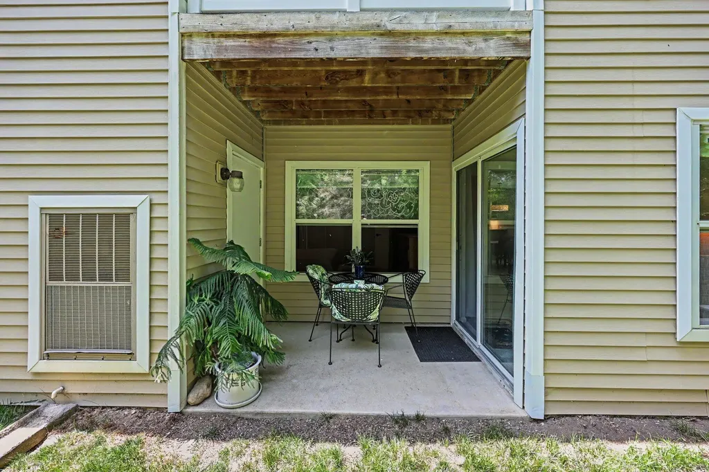 1005 E Duncan Street Manchester Township MI 48158