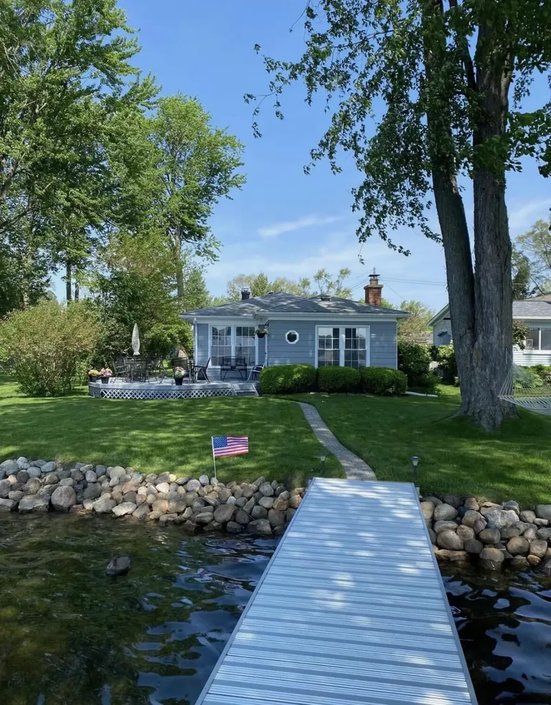 9547 Crestline Drive Hamburg Township MI 48169