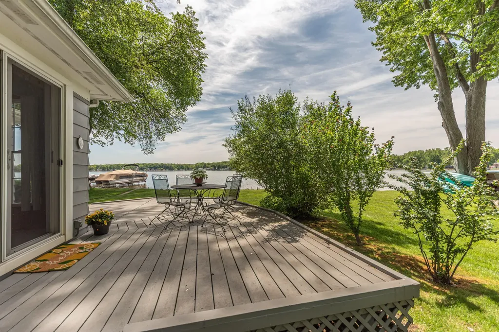 9547 Crestline Drive Hamburg Township MI 48169