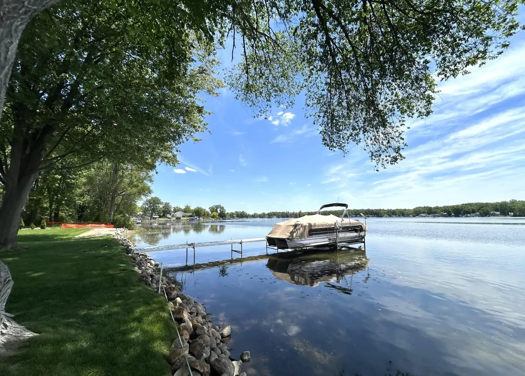 9547 Crestline Drive Hamburg Township MI 48169
