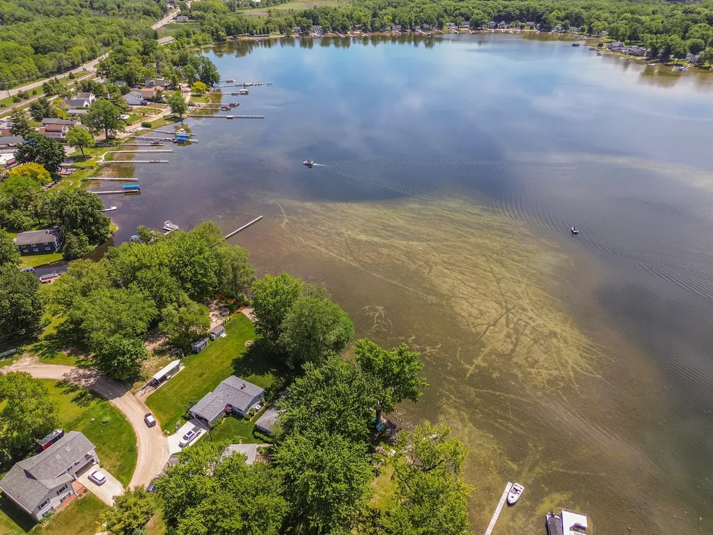 9547 Crestline Drive Hamburg Township MI 48169