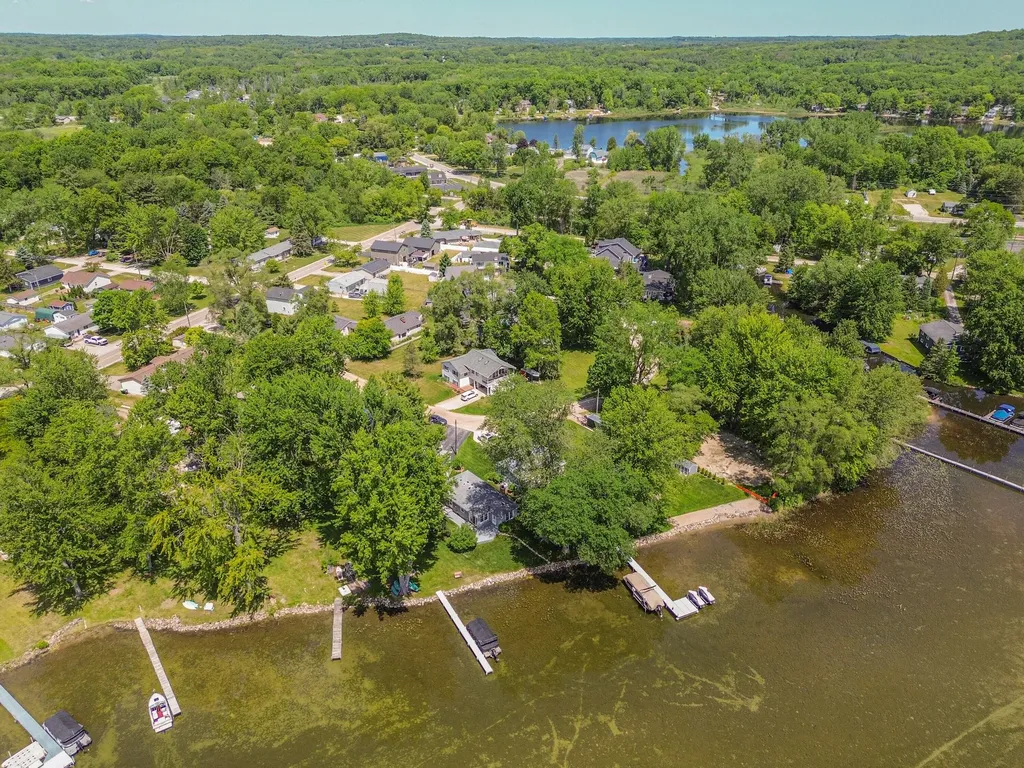 9547 Crestline Drive Hamburg Township MI 48169