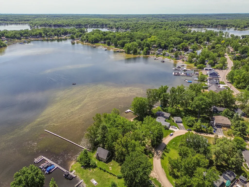 9547 Crestline Drive Hamburg Township MI 48169