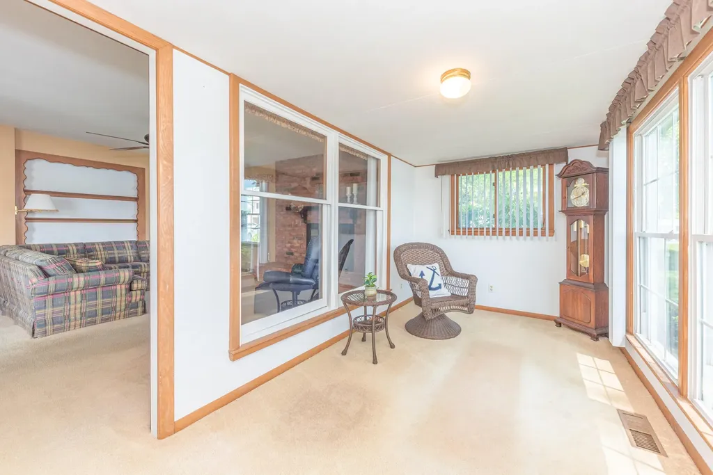 9547 Crestline Drive Hamburg Township MI 48169