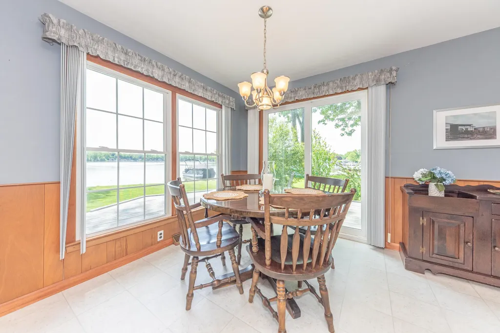 9547 Crestline Drive Hamburg Township MI 48169