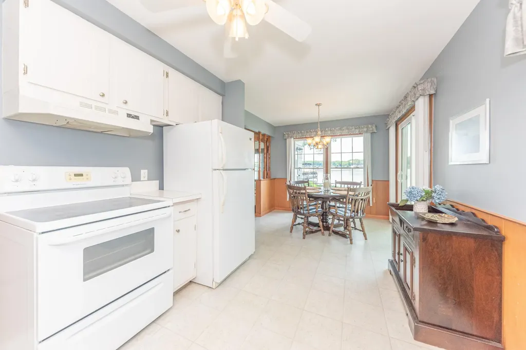9547 Crestline Drive Hamburg Township MI 48169