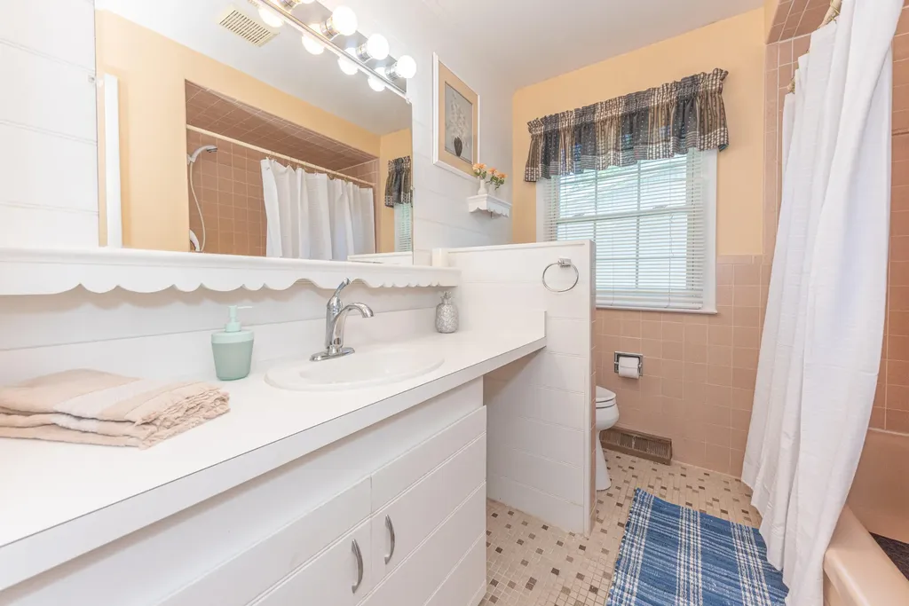 9547 Crestline Drive Hamburg Township MI 48169