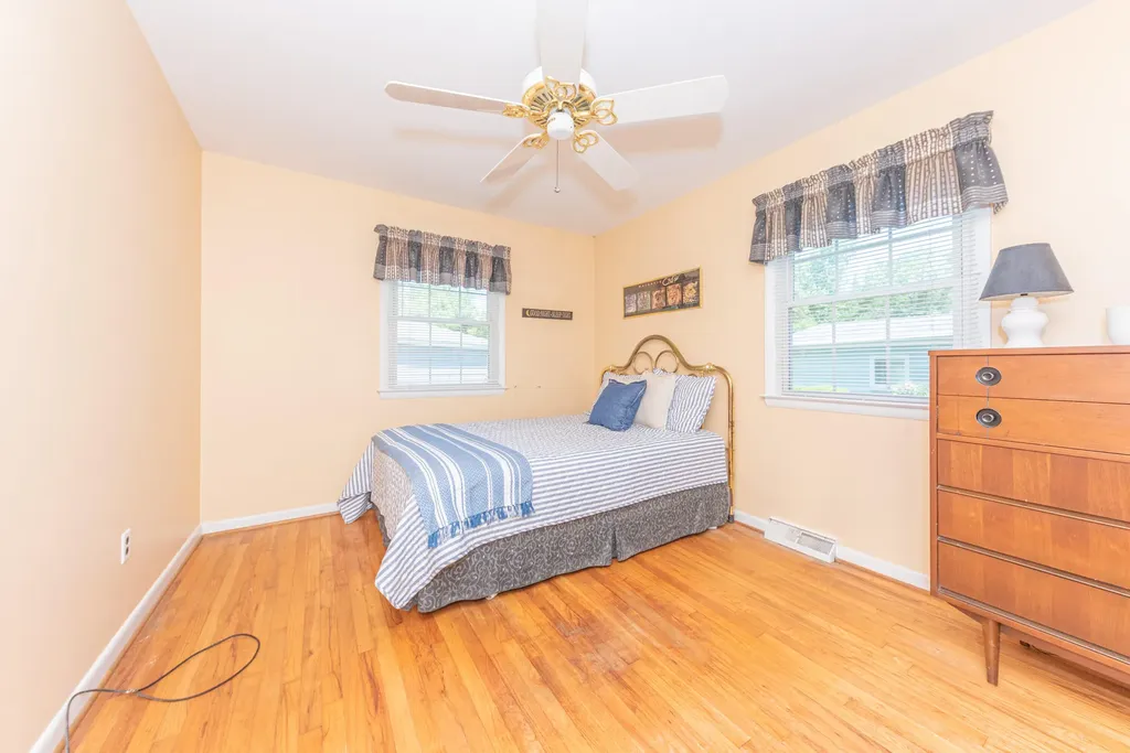 9547 Crestline Drive Hamburg Township MI 48169