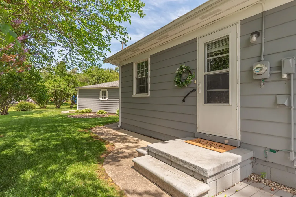 9547 Crestline Drive Hamburg Township MI 48169