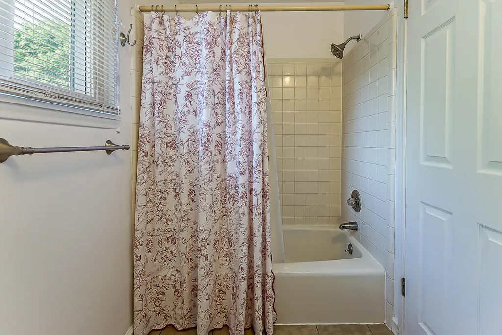 3011 Williamsburg Road Ann Arbor City MI 48108