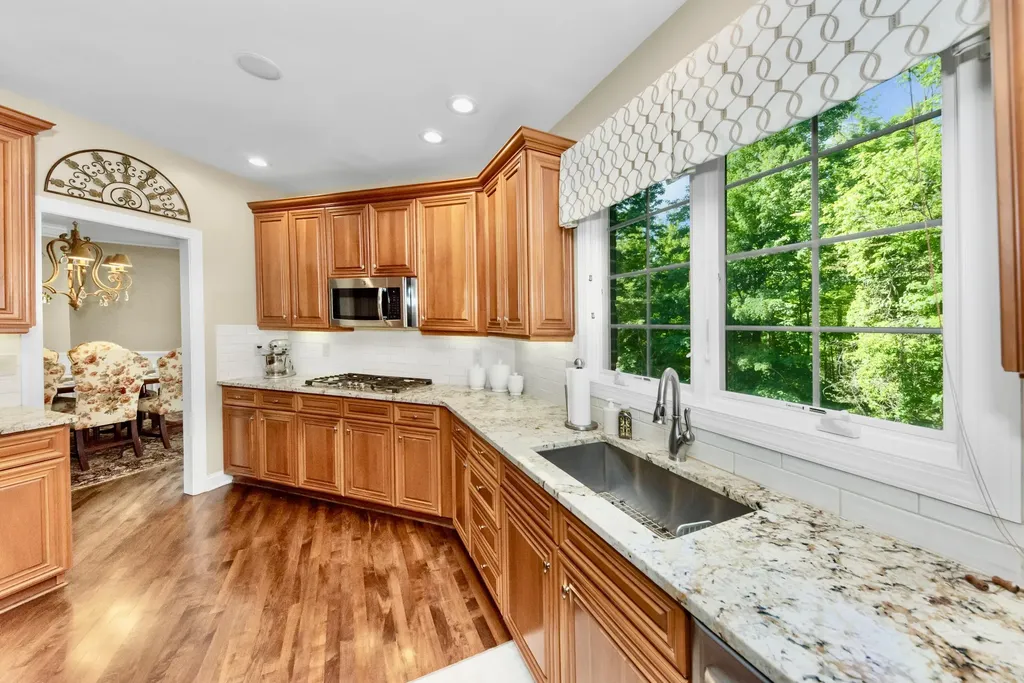 26375 Glenwood Drive Novi City MI 48374