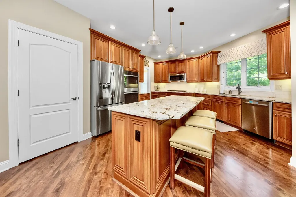 26375 Glenwood Drive Novi City MI 48374
