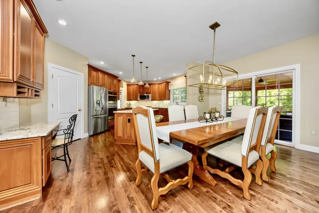 26375 Glenwood Drive Novi City MI 48374