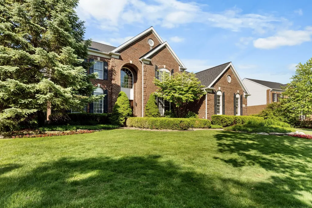 26375 Glenwood Drive Novi City MI 48374