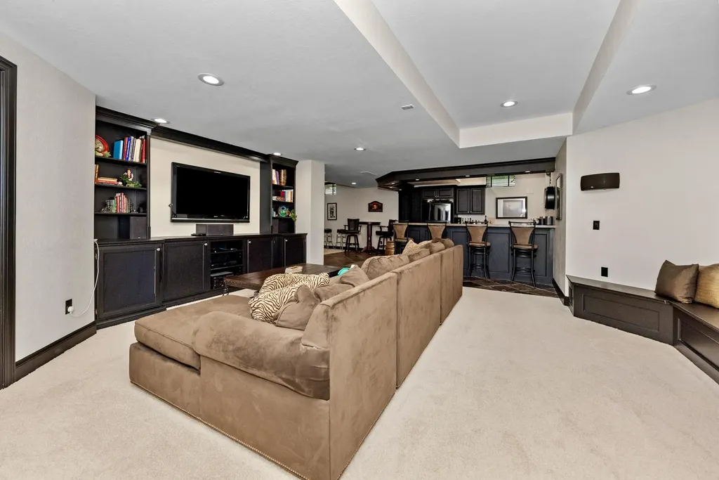 26375 Glenwood Drive Novi City MI 48374
