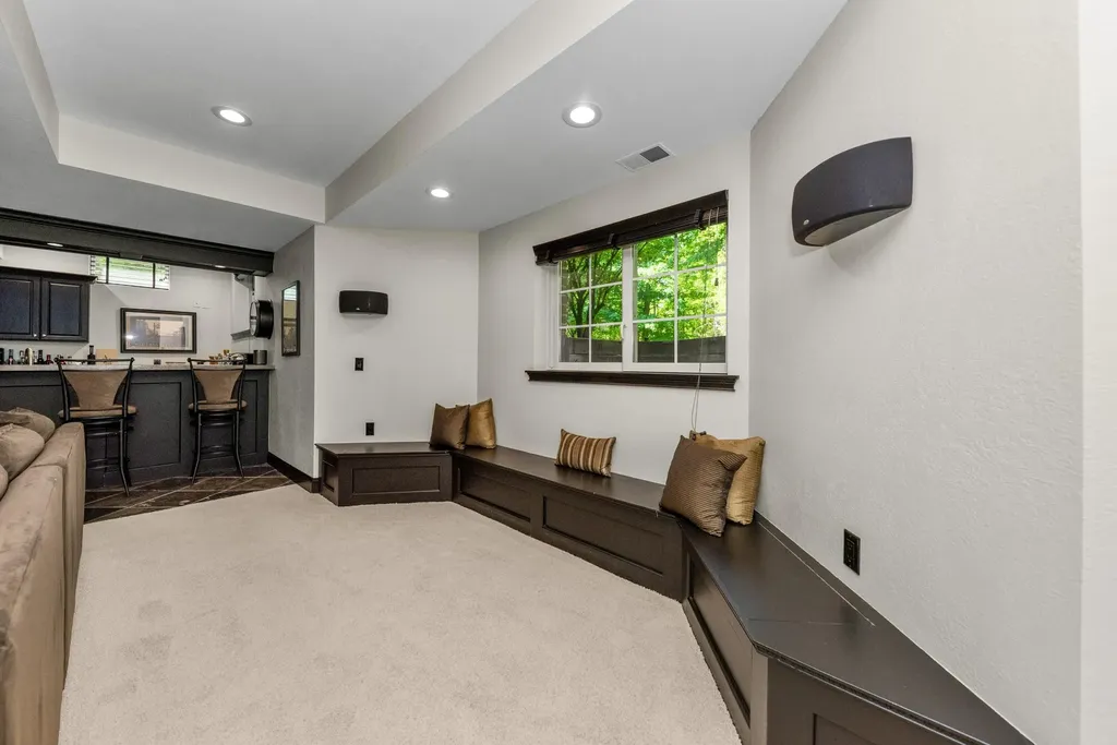 26375 Glenwood Drive Novi City MI 48374