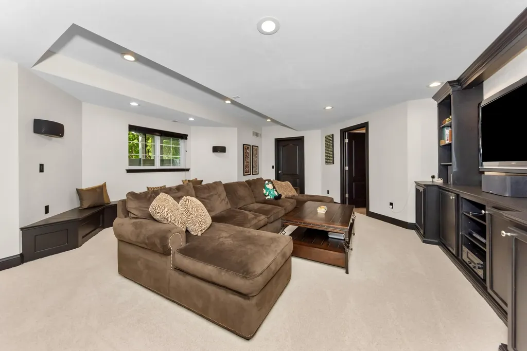 26375 Glenwood Drive Novi City MI 48374