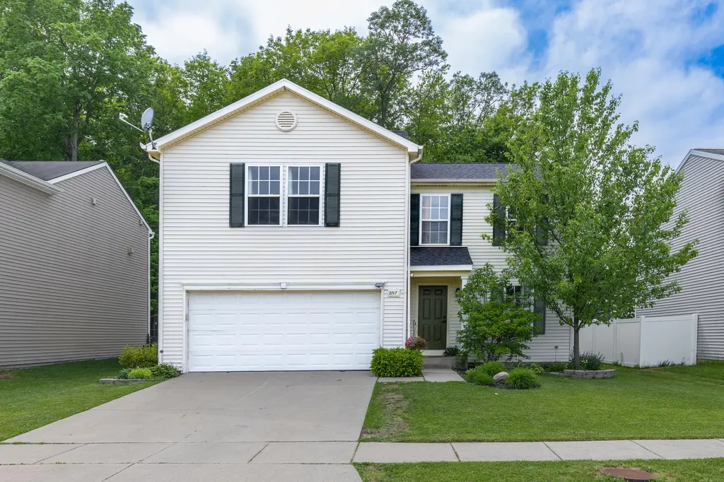 2717 Sycamore River Drive Handy Township MI 48836