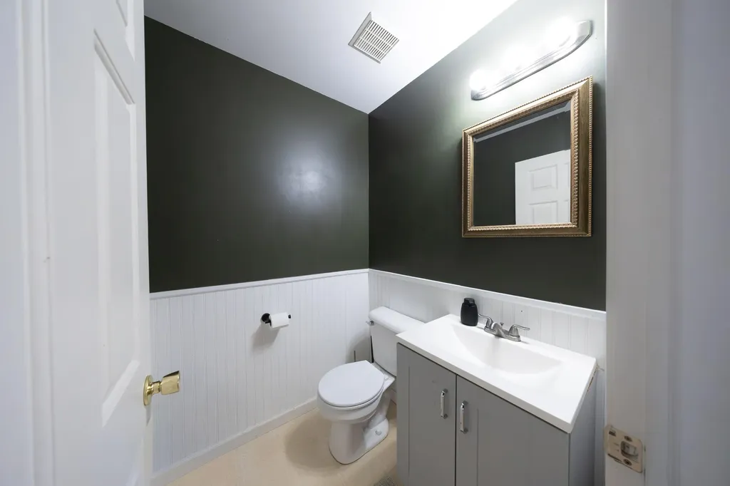 2717 Sycamore River Drive Handy Township MI 48836