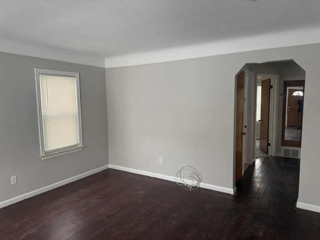 21004 Syracuse Avenue Warren City MI 48091