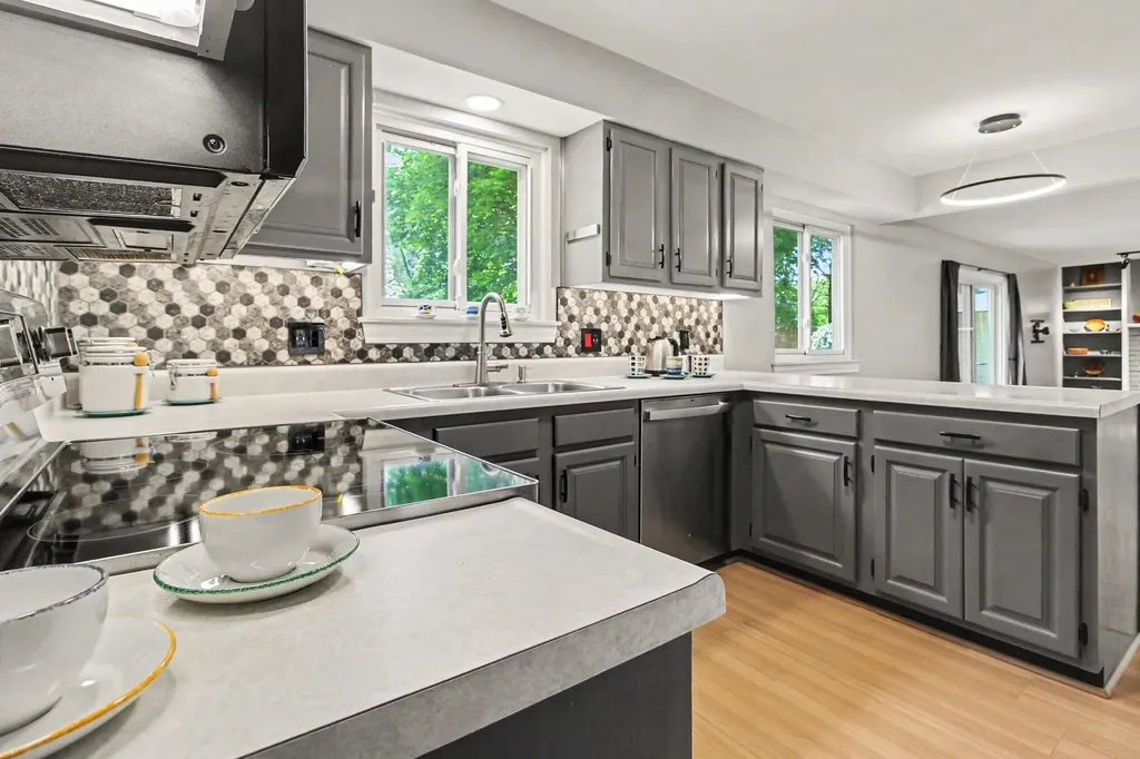 4382 Yarmouth Crossing Pittsfield Charter Township MI 48197