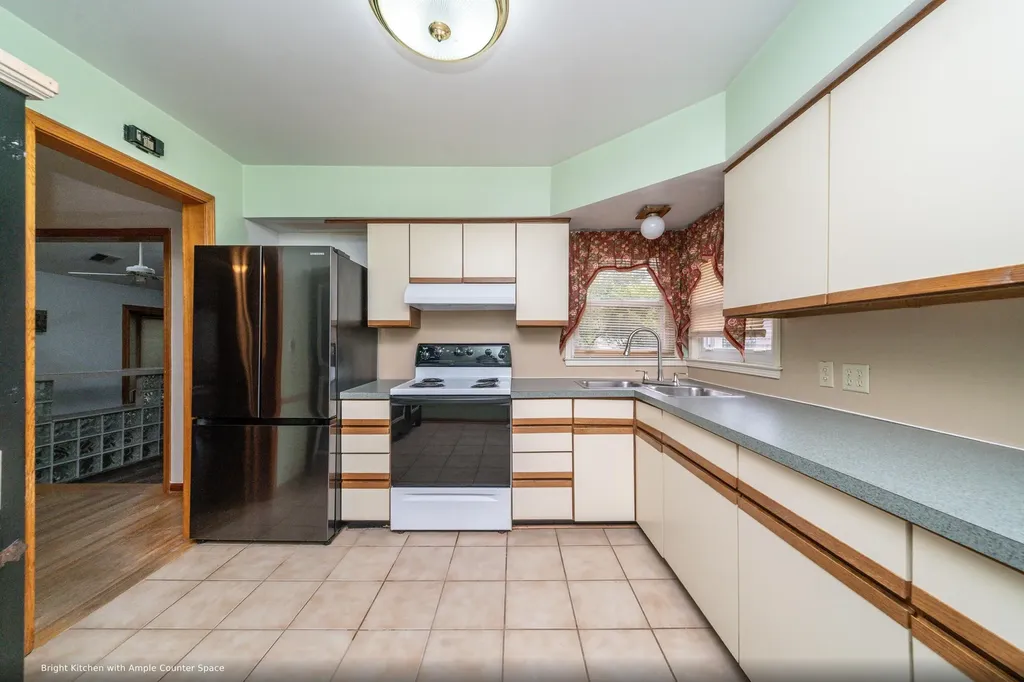 14521 Merriman Road Livonia City MI 48154