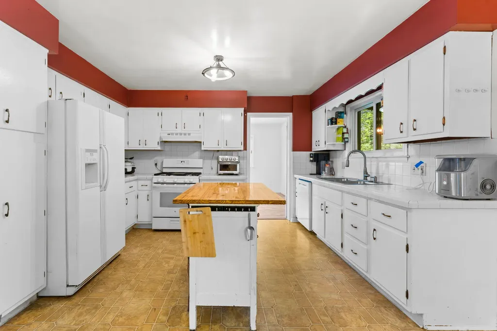 6750 Smith Road Leoni Township MI 49201