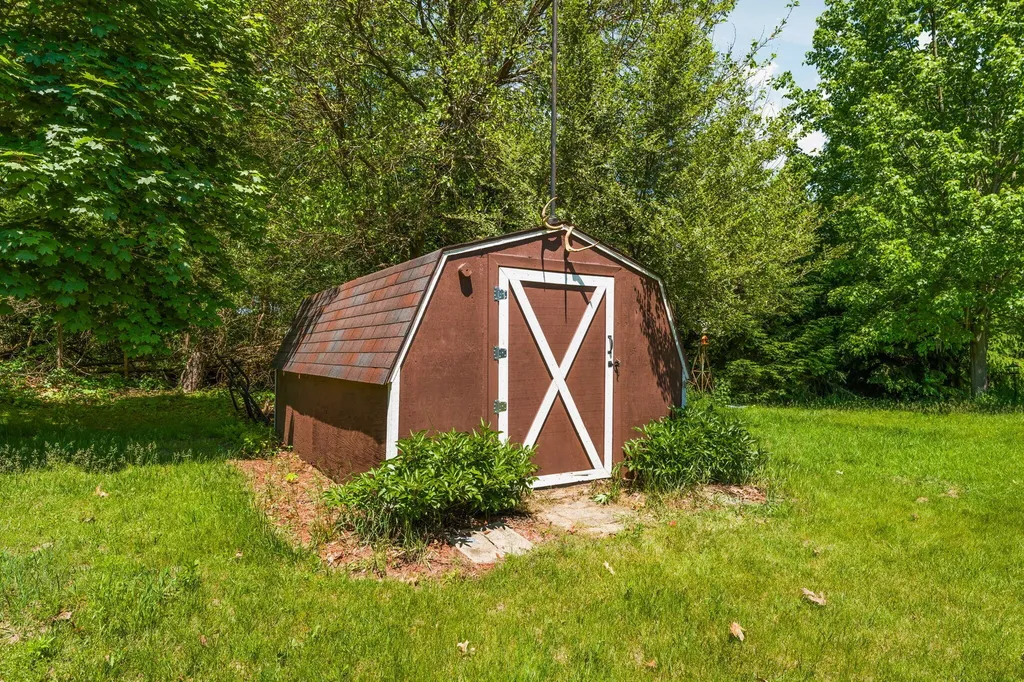 6750 Smith Road Leoni Township MI 49201
