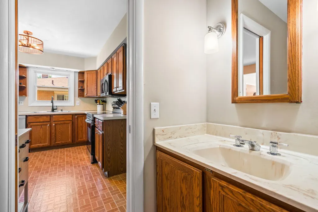 1559 Glastonbury Road Ann Arbor City MI 48103