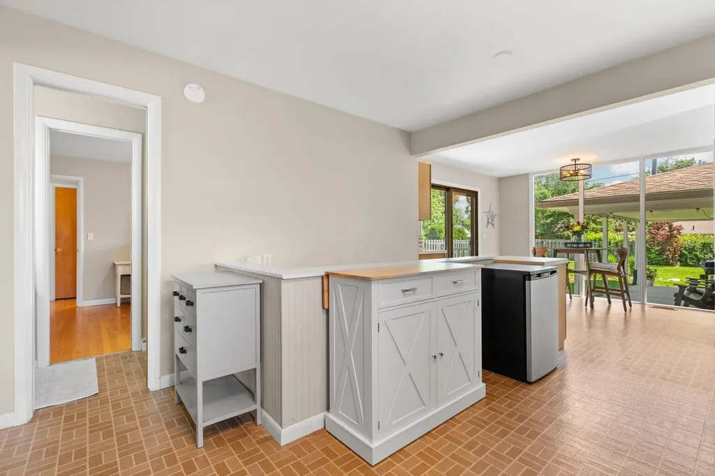 1559 Glastonbury Road Ann Arbor City MI 48103